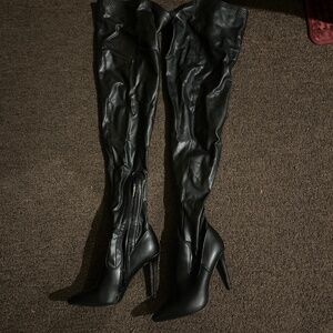 Women boots and shoes